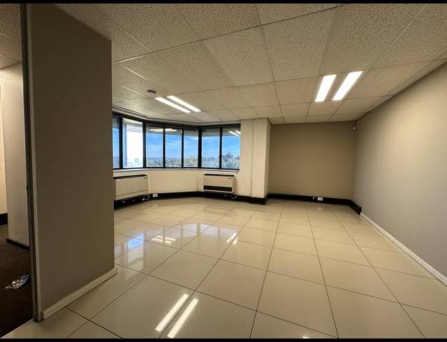 1,760M² OFFICE TO LET IN SANDTON CENTRAL